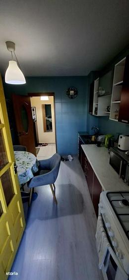 Apartament cu 3 camere decomandat în Prundu