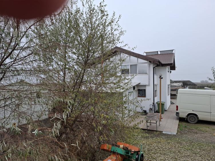 Casă individuală cu 5 camere cu Garaj în Murighiol