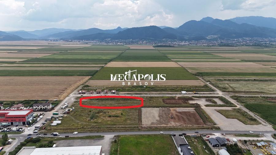 Teren Construcții intravilan de 4500 mp, în Est