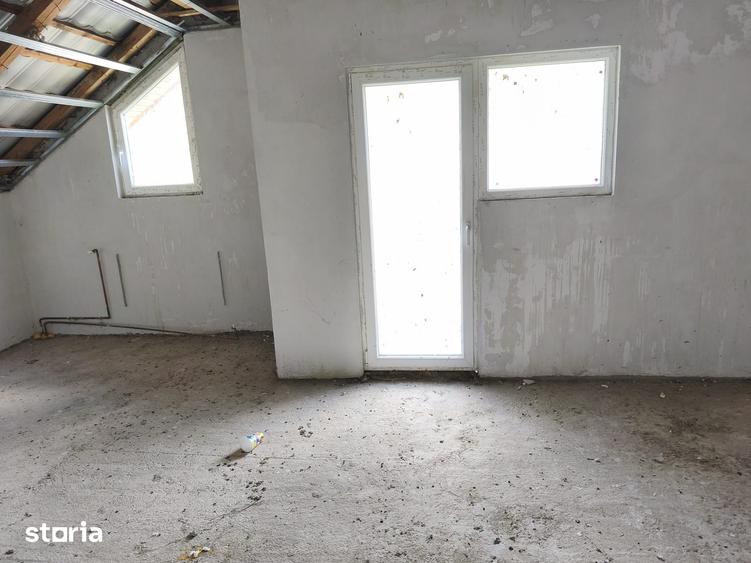 Casă cu 5 camere cu Teren 1100 Mp în Ernei
