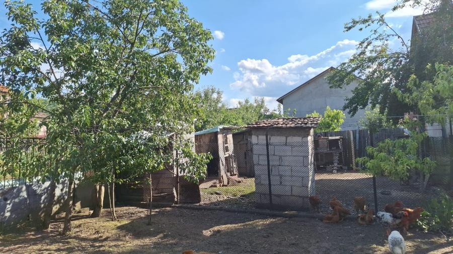 Casă individuală cu 2 camere cu Garaj în Central