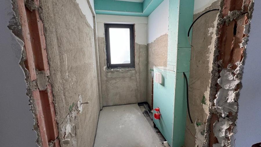Apartament cu 3 camere decomandat în Aviației