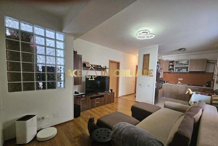 Apartament cu 3 camere decomandat, mobilat în Prelungirea Ghencea