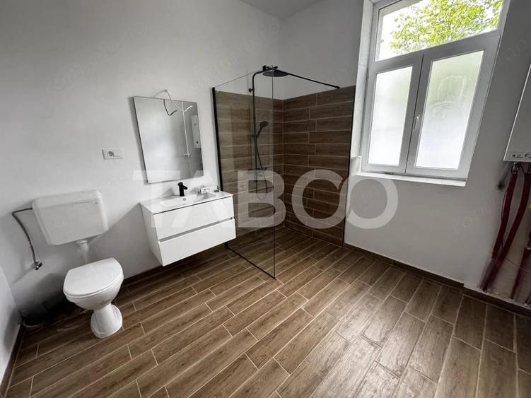 Apartament cu 3 camere semidecomandat în Central