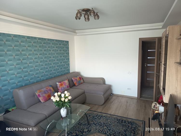 Apartament cu 2 camere decomandat în Triaj