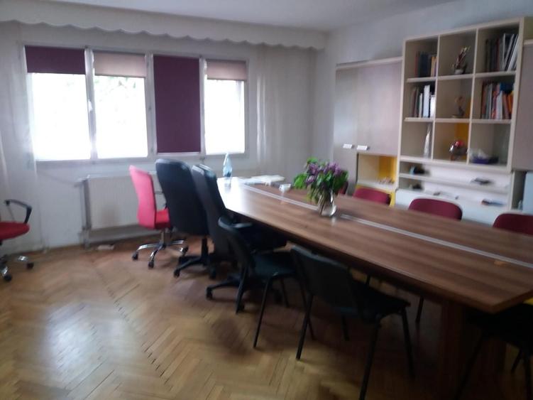 Casă cu 4 camere în Dosu Bricii