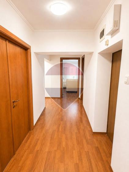 Apartament cu 3 camere decomandat în P-ța Unirii