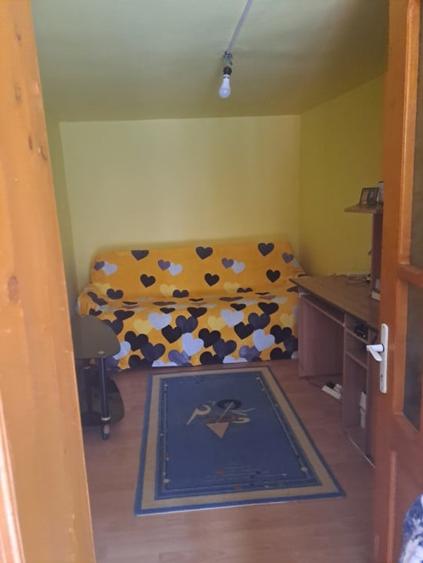 Casă individuală cu 4 camere cu Canalizare în Bariera Vâlcii