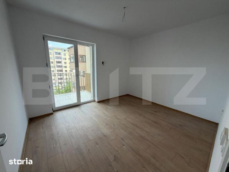 Apartament cu 3 camere în Craiovița Nouă