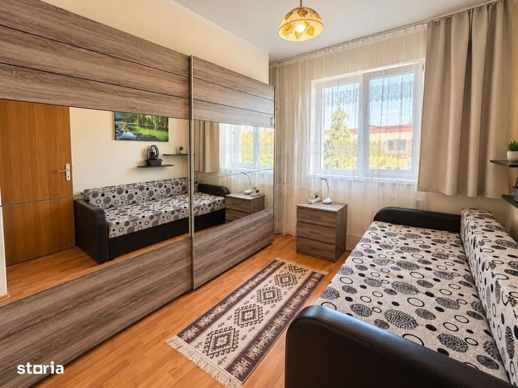 Apartament cu 3 camere semidecomandat în Florilor