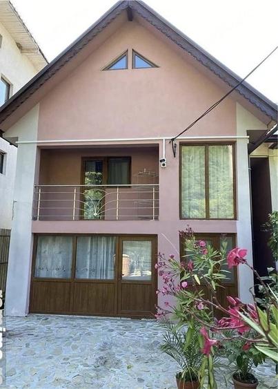 Casă cu Teren 700 Mp în Săcelu