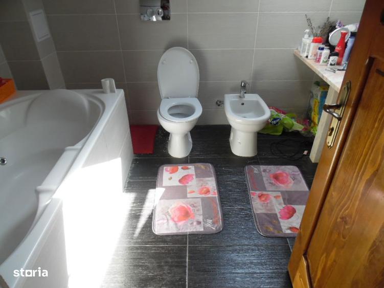 Casă cu 4 camere cu Teren 1700 Mp în Călugareni