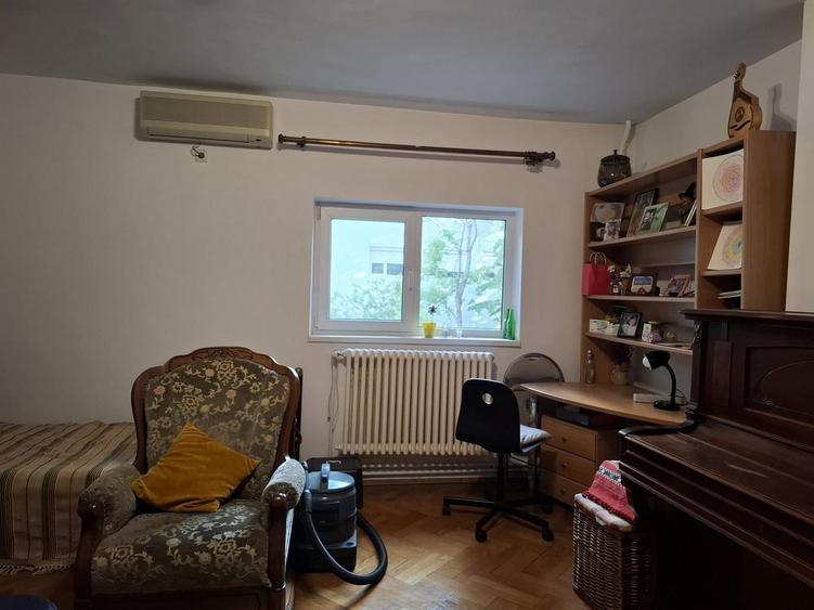 Casă individuală cu 2 camere cu Canalizare în Domenii