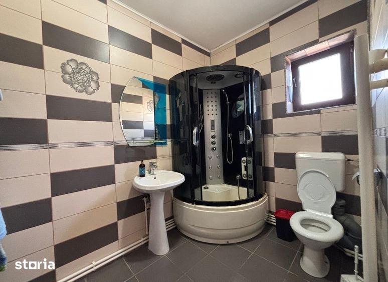 Casă cu 6 camere cu Teren 350 Mp în Cug