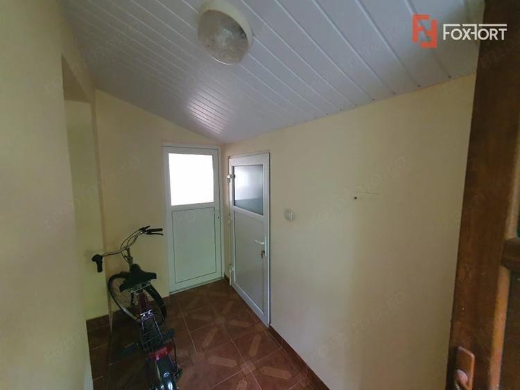 Casă cu 3 camere cu Teren 1238 Mp în Livezile
