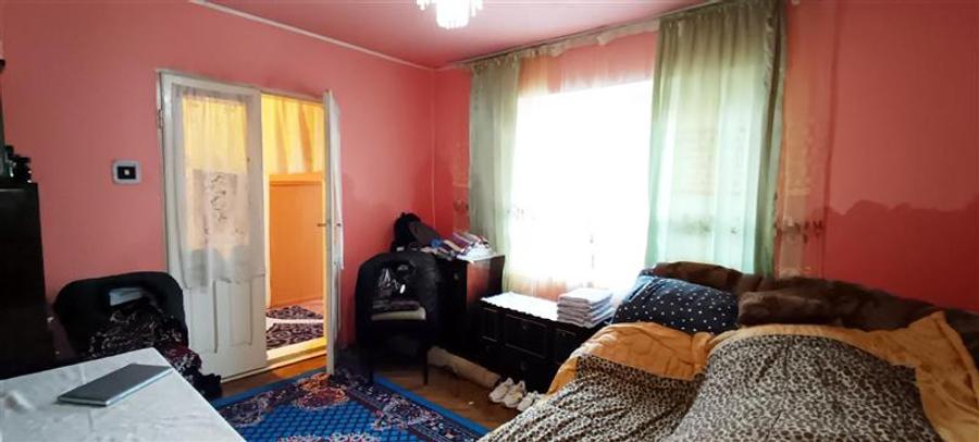 Casă individuală cu 3 camere cu Teren 274 Mp în Est