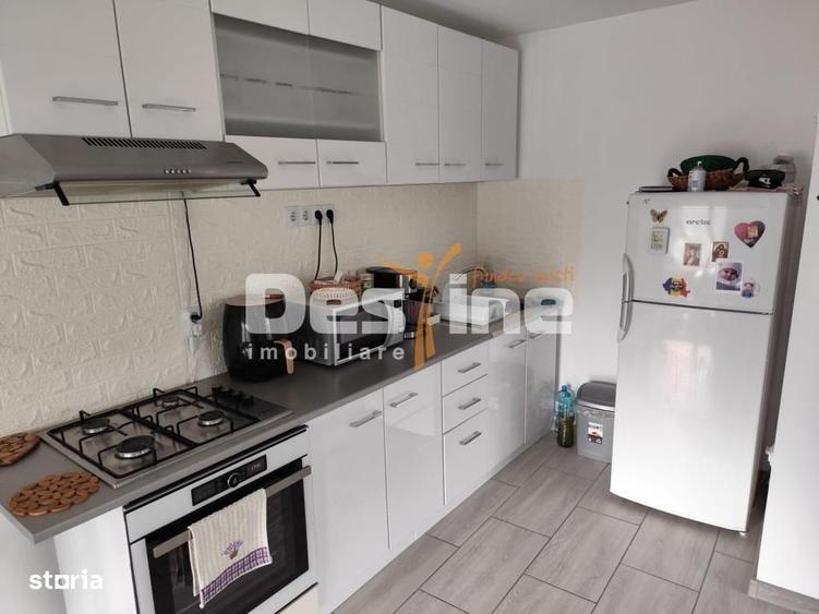 Casă cu 3 camere cu Teren 1364 Mp în Central