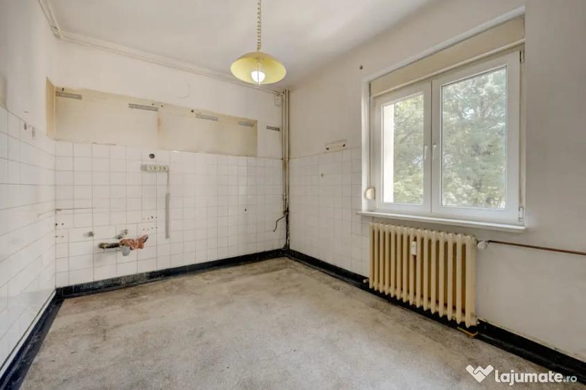 Apartament cu 2 camere decomandat în Basarabia