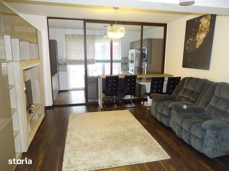 Apartament cu 3 camere decomandat, mobilat în Tractorul