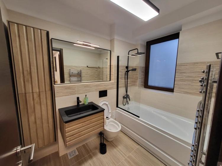 Apartament cu 3 camere decomandat în Primăverii