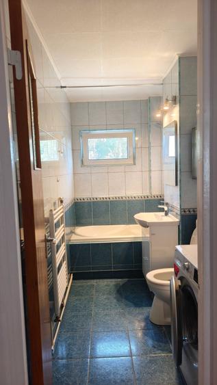 Apartament cu 3 camere semidecomandat în Ultracentral