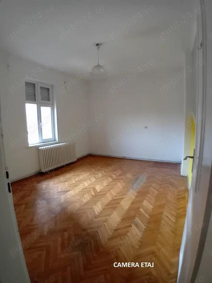 Casă cu 6 camere cu Teren 365 Mp în Elisabetin