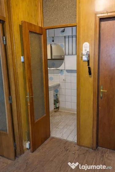 Apartament cu 4 camere decomandat în Aviației