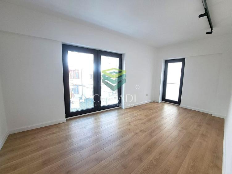 Apartament cu 3 camere semidecomandat, mobilat în Victoriei