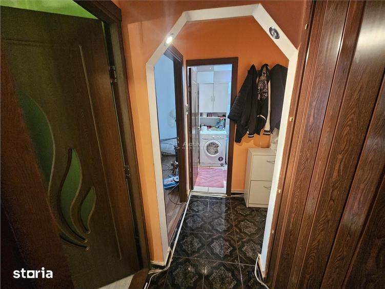 Apartament cu 3 camere, mobilat în Central