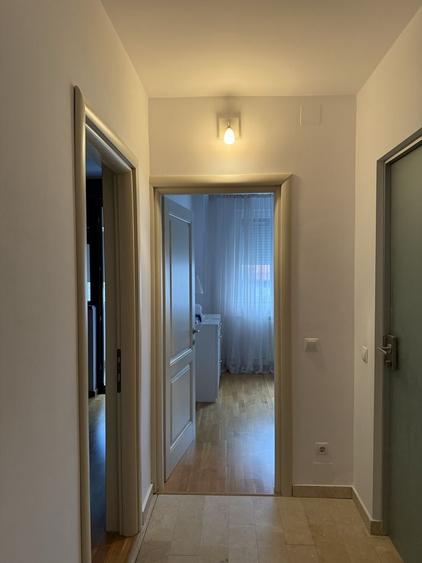 Apartament cu 3 camere decomandat în Domenii