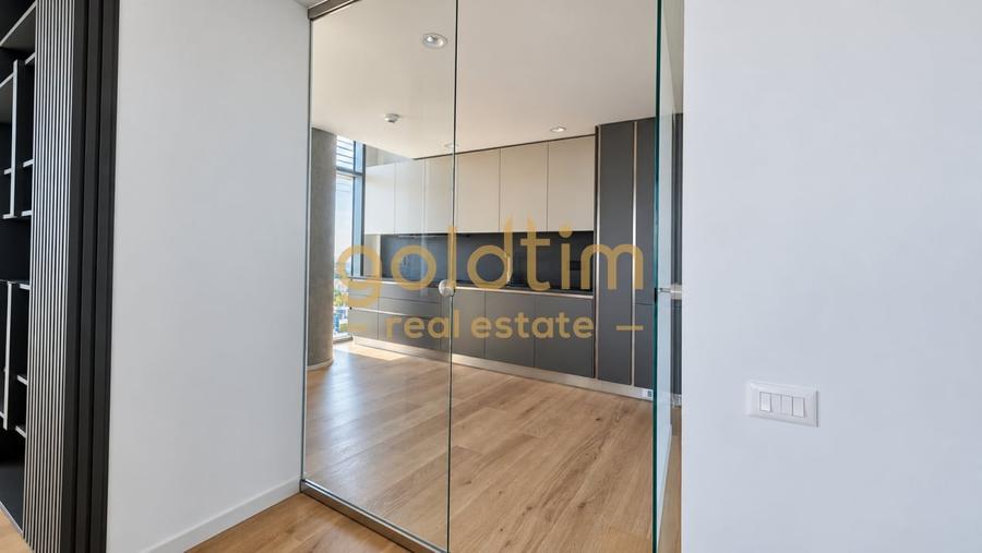 Apartament cu 4 camere semidecomandat, mobilat în Floreasca