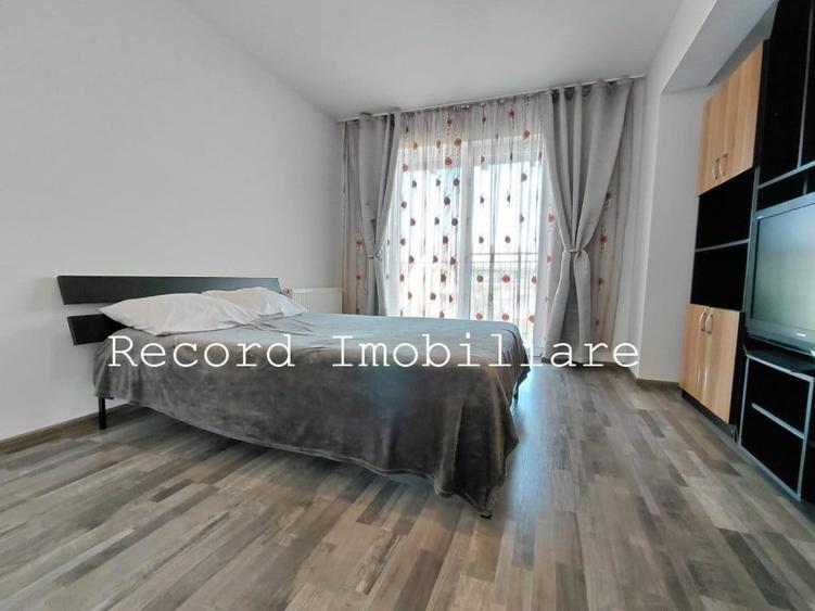Apartament cu 3 camere semidecomandat în Florești