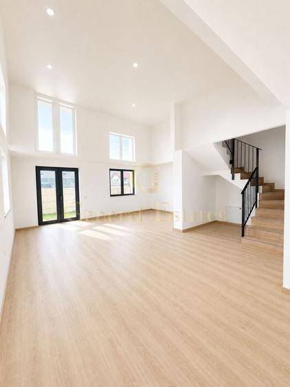 Duplex cu 4 camere cu Teren 220 Mp în Tărlungeni