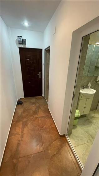 Garsonieră decomandată în Central