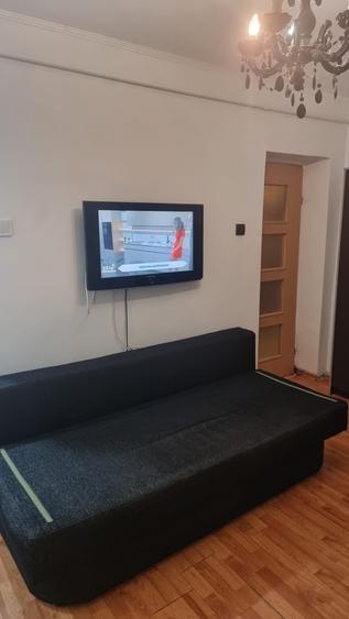 Apartament cu 2 camere semidecomandat în Petrișor