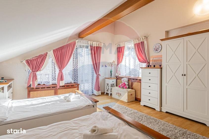 Casă cu 4 camere în Centrul Istoric