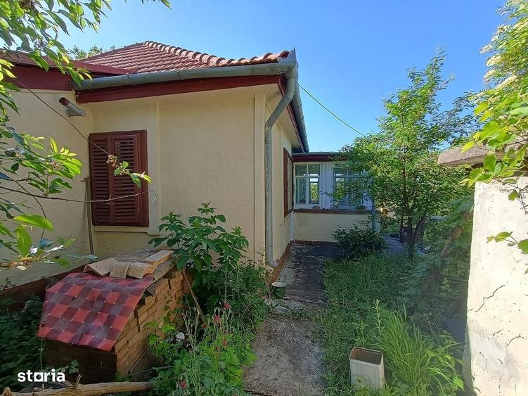 Casă cu 4 camere în Central