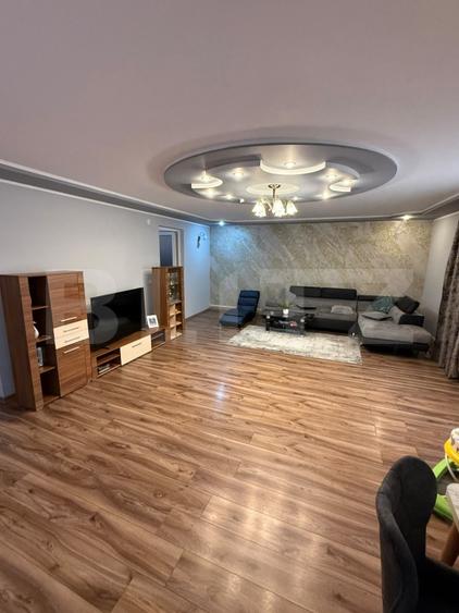 Casă individuală cu 7 camere cu Teren 780 Mp în Nord-Vest