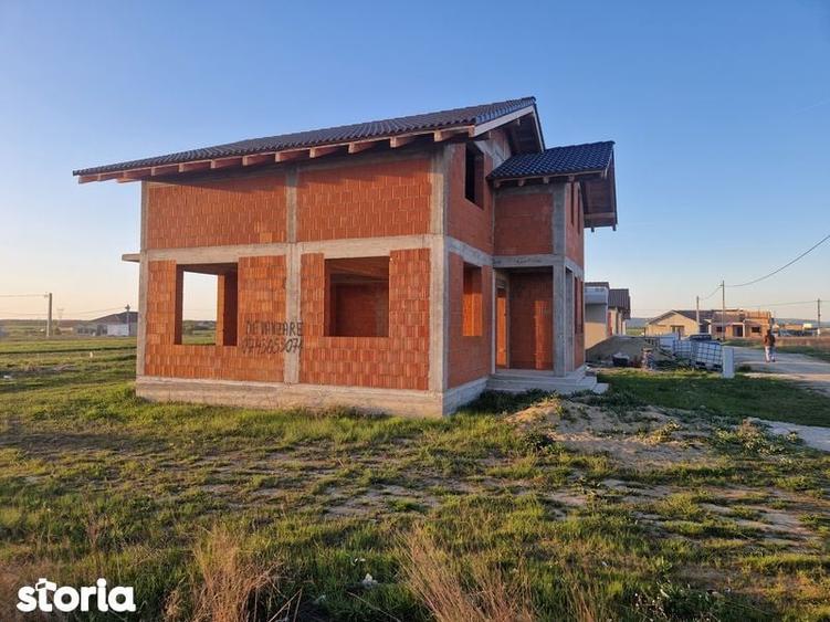 Casă cu 4 camere cu Teren 130 Mp în Sânmartin