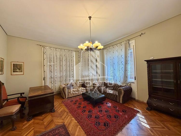Apartament cu 4 camere semidecomandat, mobilat în P-ța Maria
