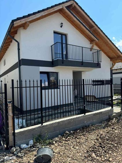 Casă cu 5 camere cu Teren 300 Mp în Central