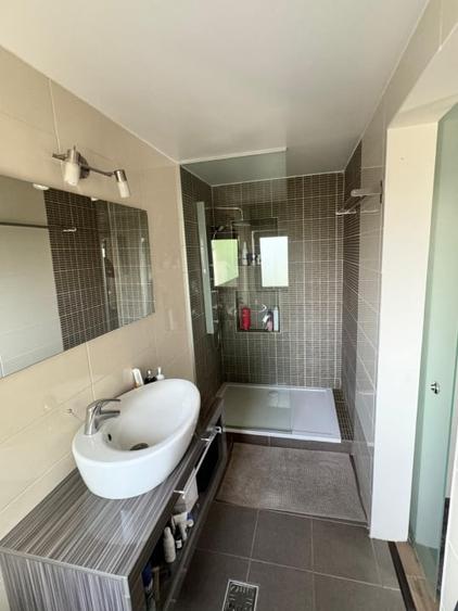 Casă cu 4 camere cu Teren 450 Mp în Domnești