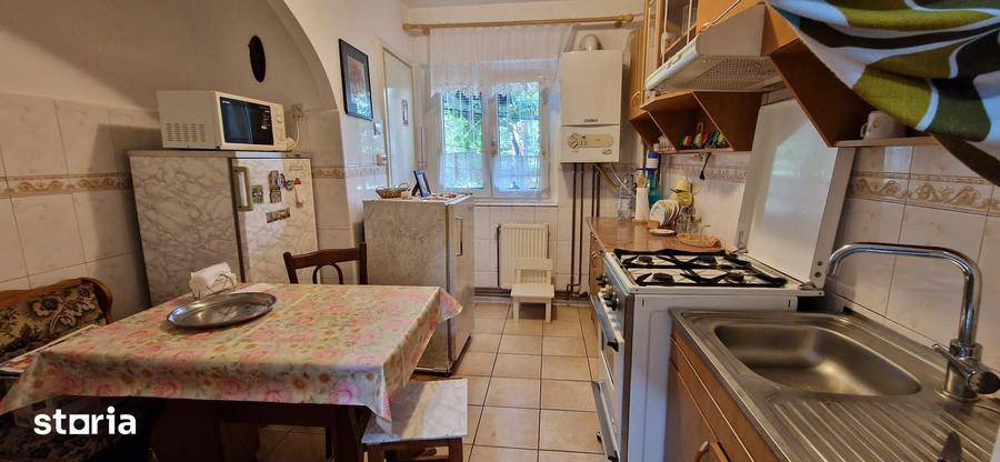 Apartament cu 2 camere semidecomandat în Girocului