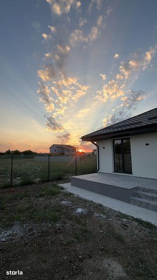 Casă cu 4 camere cu Teren 660 Mp în Crevedia