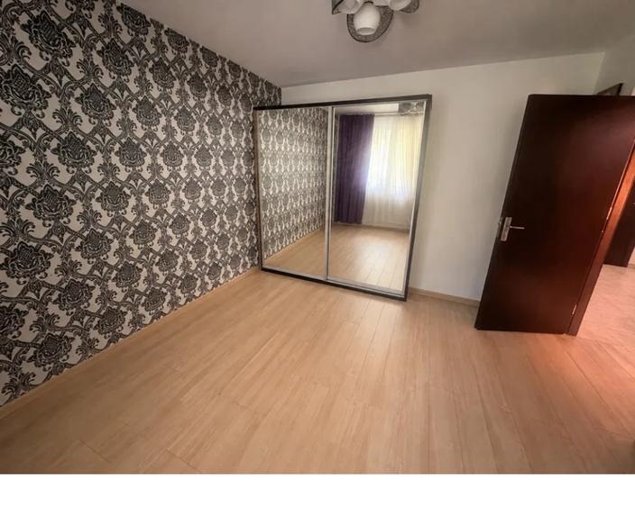 Apartament cu 3 camere decomandat, mobilat în Drumul Taberei