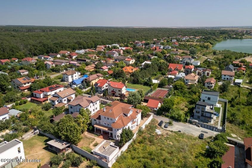 Casă individuală cu 11 camere cu Canalizare în Cernica