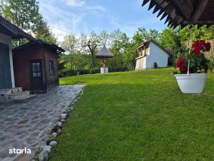 Casă cu 3 camere cu Teren 2250 Mp în Cerașu
