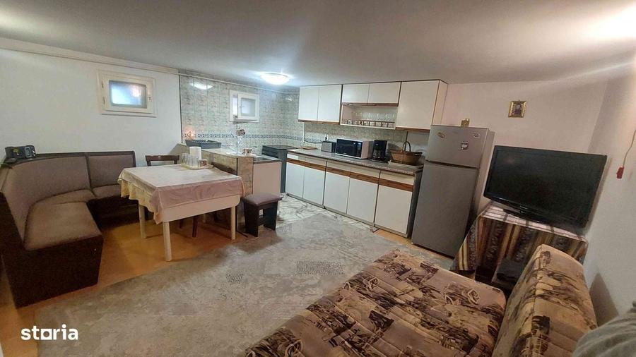 Casă cu 3 camere cu Teren 98 Mp în Central