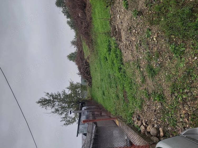 Teren de 2400 mp, în Vlădești