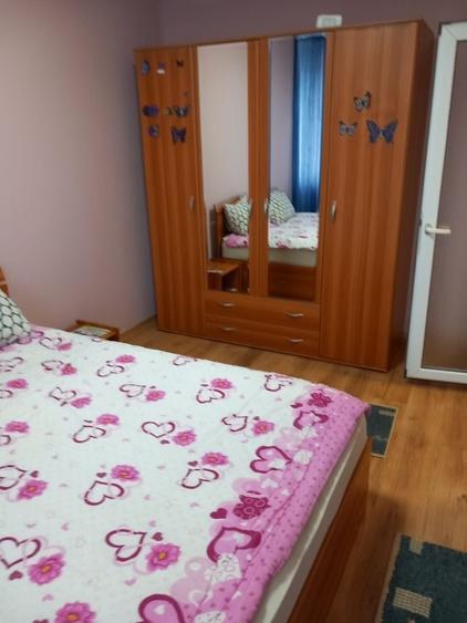 Apartament cu 2 camere semidecomandat în Micro 17